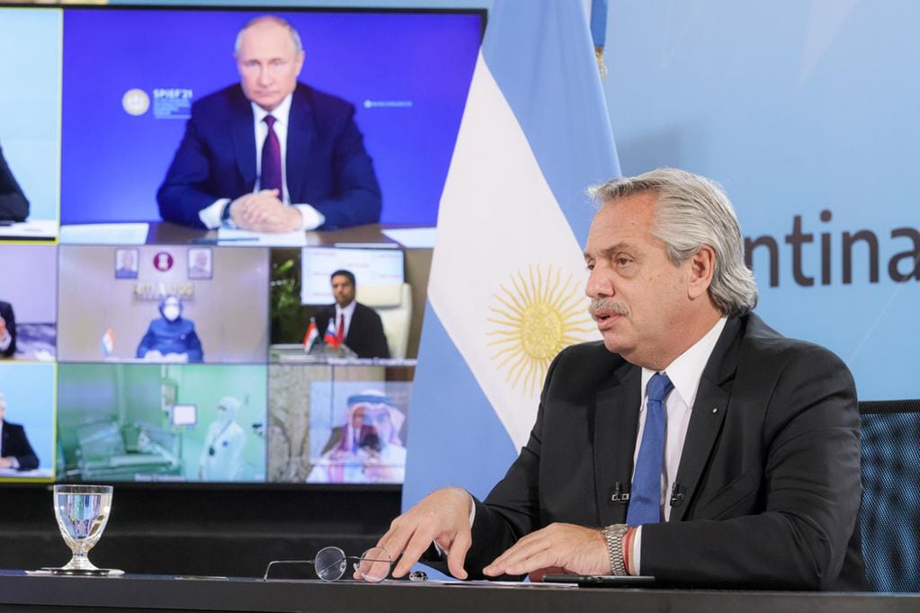 El presidente Alberto Fernández en una videoconferencia con su par de la Federación Rusa, Vladímir Putin (Presidencia de la Nación)