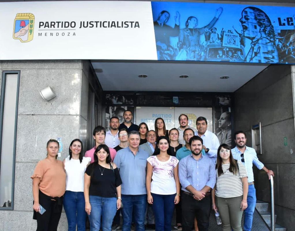 En la sede del PJ se terminó de conformar la alianza con la que competirán en los departamentos que adelantan, la mayoría peronistas.