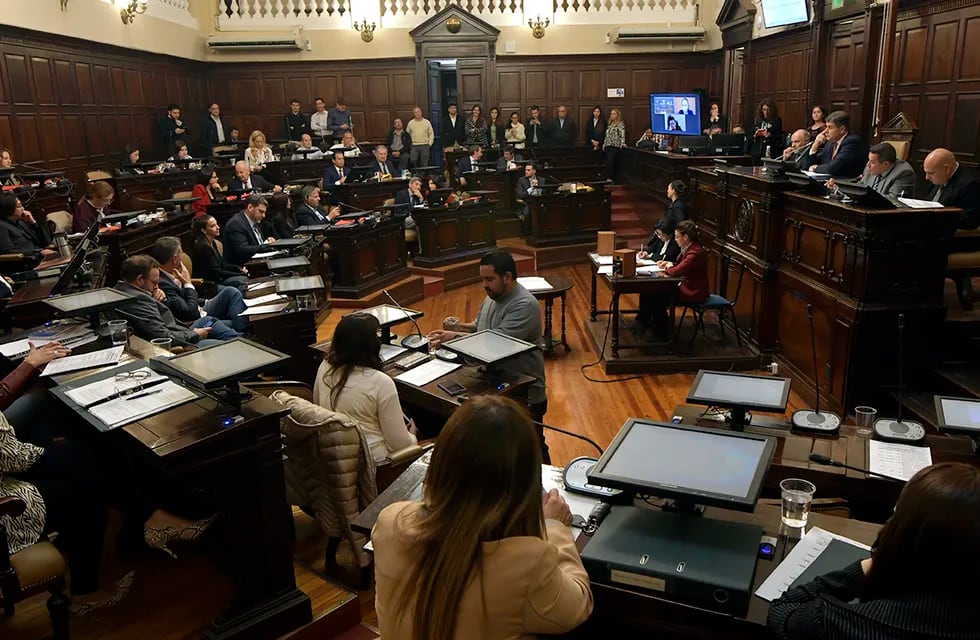 Sesión de Senadores. Foto : Orlando Pelichotti