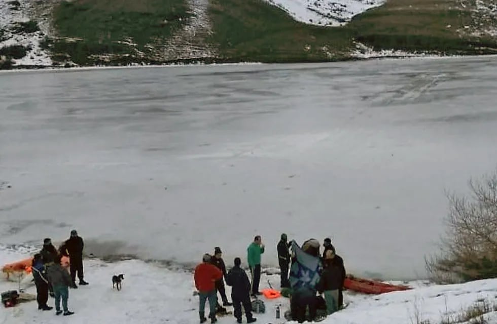 Los niños murieron en la ciudad santacruceña de Río Turbio, al ceder el hielo en las aguas del dique San José. Foto: Gentileza