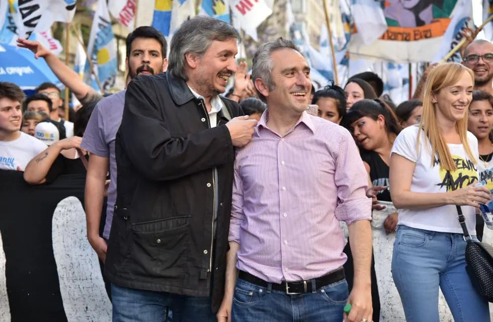 Andrés Larroque, ministro de Desarrollo de la Comunidad de la Provincia de Buenos Aires, junto a Máximo Kirchner.