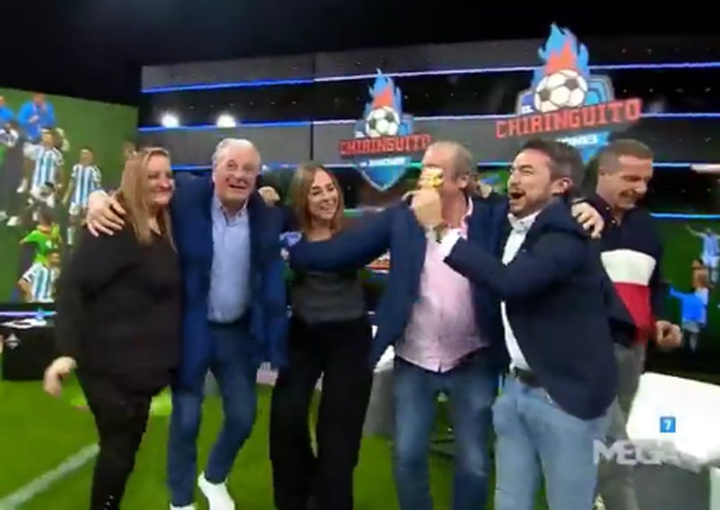 Los argentinos que son panelistas del programa español festejaron la Copa del Mundo a pura cumbia.