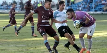 Tarde negra. Gutiérrez Sport Club no pudo con Aconquija y cayó por 4 a 3. El elenco de Víctor Milanese deberá ganar los tres cotejos. 