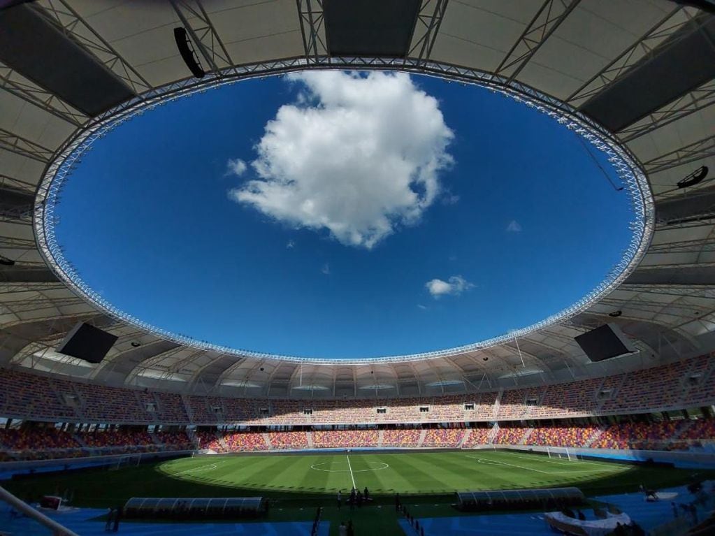 El estadio tiene una capacidad para 30 mil personas y fue inaugurado el 4 de marzo de 2021.