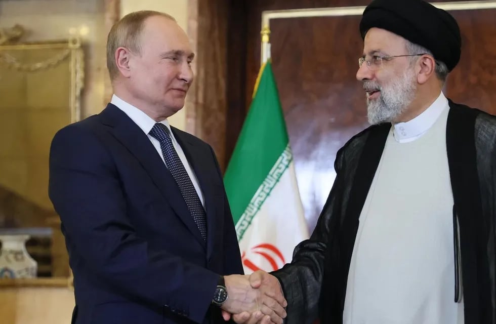 Los presidentes de Rusia e Irán, Vladimir Putin y Ebrahim Raisi respectivamente, en una imagen de archivo.