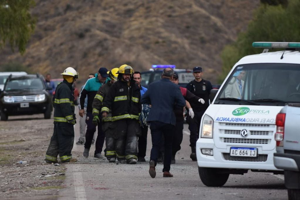 Una camioneta volcó y hay varias personas heridas. Mariana Villa / Los Andes.
