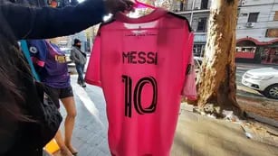 La camiseta -réplica- que usará Messi en el Inter Miami ya se consigue en Mendoza