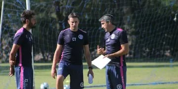 Con el debut del flamante entrenador, Gabriel Gómez, Independiente Rivadavia, visita a Quilmes desde las 19.15. El Azul no puede fallar. 
