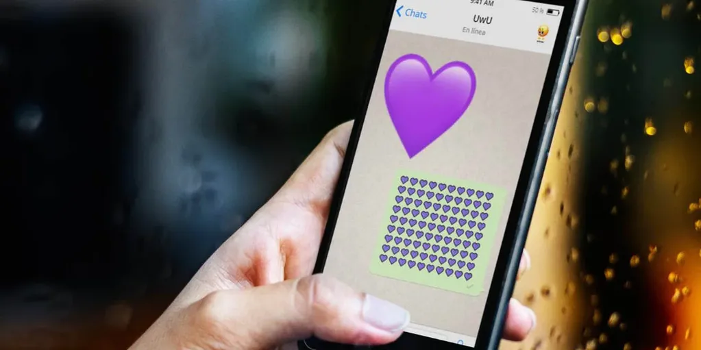 Este es el significado del corazón violeta de WhatsApp.