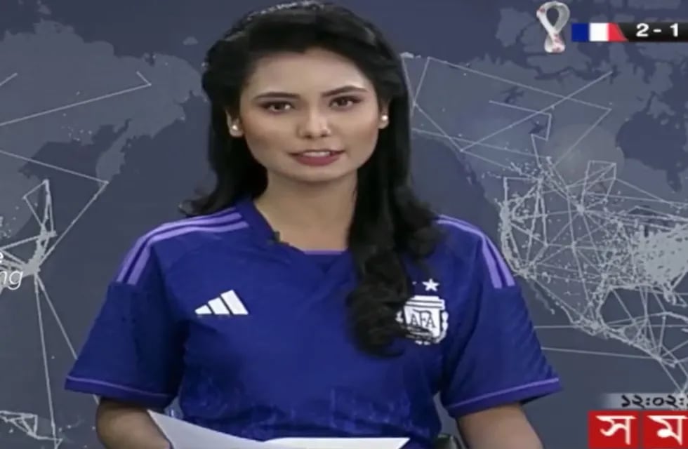 Una periodista bangladeshi lució la camiseta de la Selección