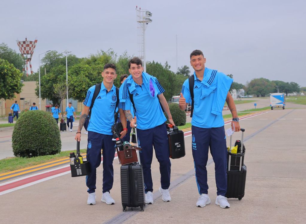Los chicos de la Selección Argentina viajaron a San Juan con toda la ilusión. / AFA