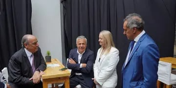 Guillermo Francos, Alfredo Cornejo, Hebe Casado y Daniel Scioli.