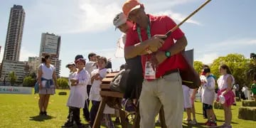 Polistas jóvenes de 12 nacionalidades participaron de un showcasing de polo como deporte de exhibición