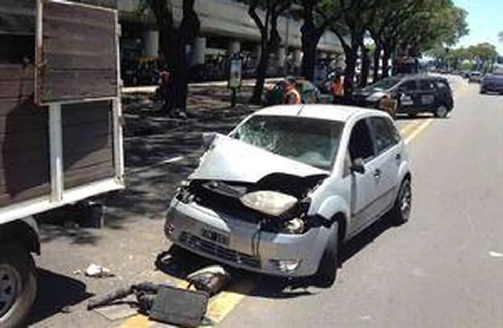 Un turista fue asaltado en Aeroparque y se “colgó” del auto de los ladrones