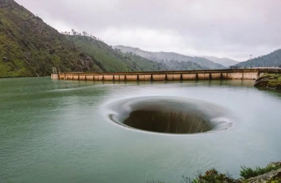 Se trata de un método para succionar el exceso de agua en el lago artificial. / Gentileza