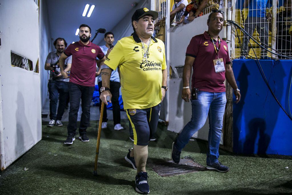 Video: el emotivo mensaje de Diego Maradona después de volver a caminar