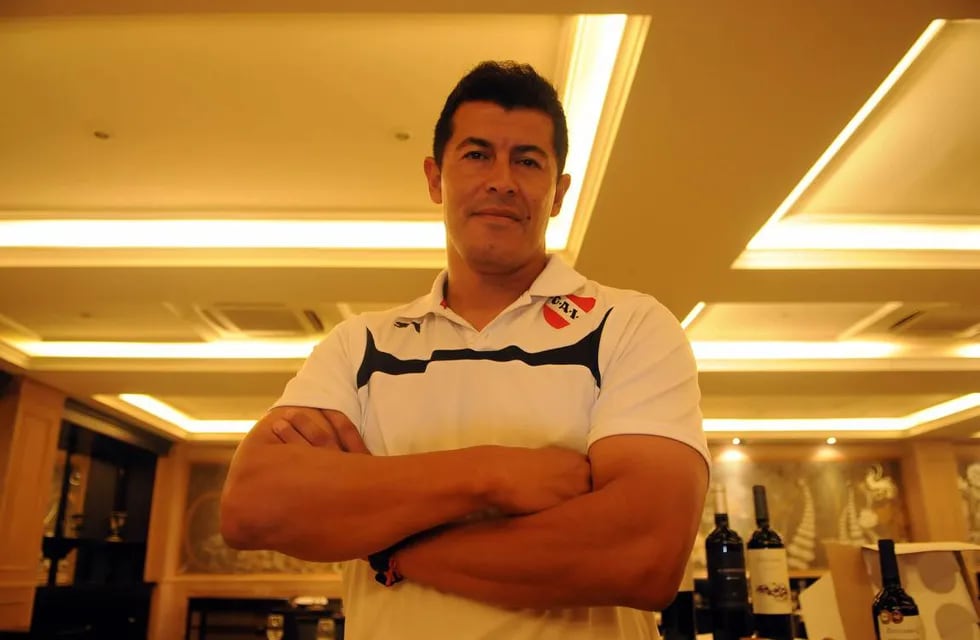 Almirón ya no es más el entrenador de Independiente