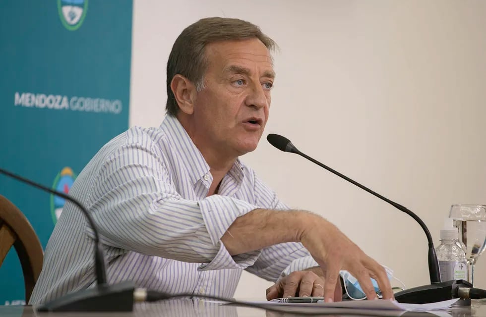 El gobernador Rodolfo Suárez, al anunciar el lunes que Mendoza no vuelve a Fase 1 del aislamiento.