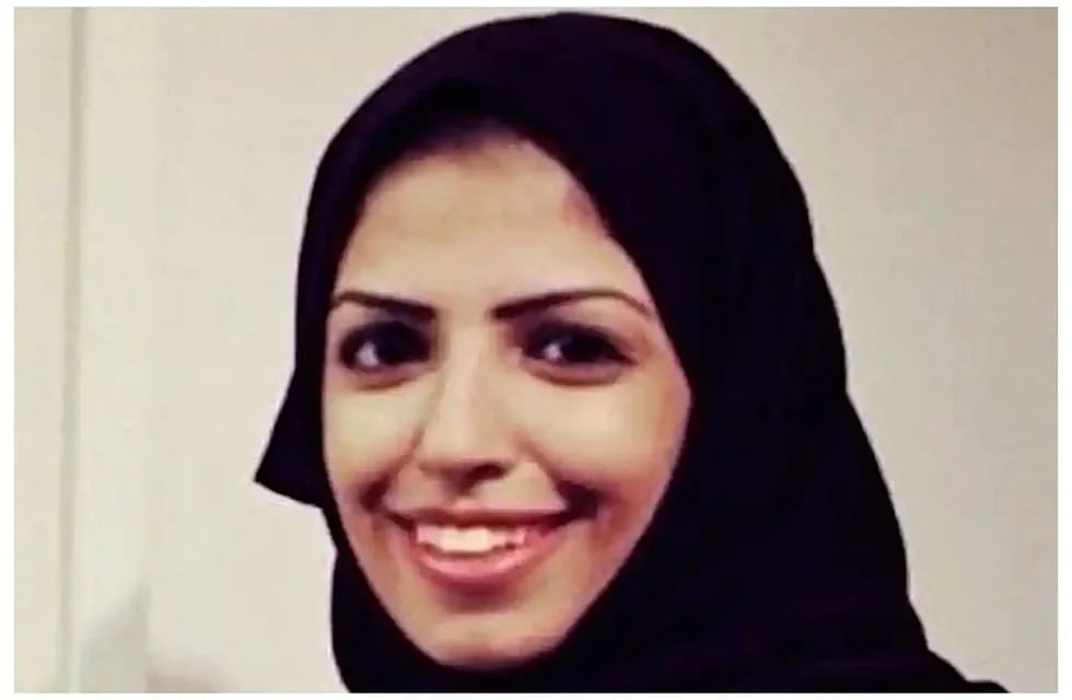 Salma al-Shehab, condenada a 34 años de prisión en Arabia Saudí por pronunciarse repetidamente a favor de los derechos de las mujeres en Twitter.