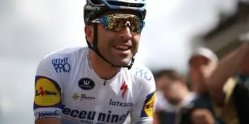 Desde Emiratos Árabes Unidos, el ciclista Maximiliano Richeze, de 37 años, anunció que los dos test sobre coronavirus le dieron negativo. 