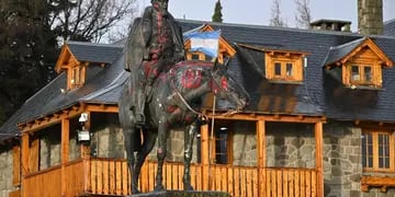 Retirarán el famoso monumento a Roca en Bariloche y pondrán otro de las Madres de Plaza de Mayo