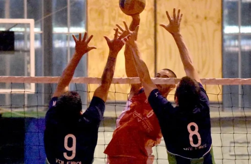 Voleibol: Regatas en otra final  