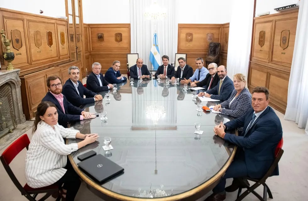 Diputados de Hacemos Coalición Federal reunidos con Nicolás Posse y Guillermo Francos (Foto: Prensa Ministerio del Interior)