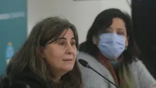 La ministra de Salud Ana María Nadal en conferencia de prensa.