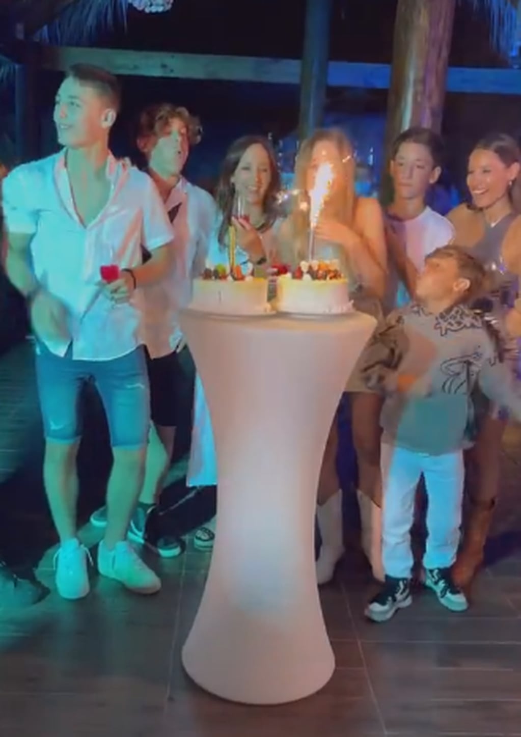 Pampita y su familia, festejando cumpleaños en Punta Cana