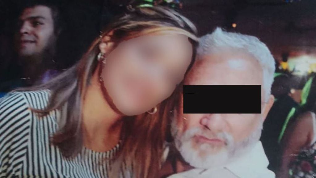 La foto que la víctima se sacó con el acusado en el boliche de Rosario. 
