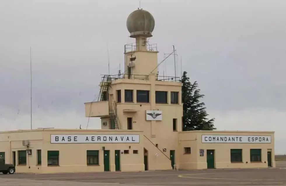 El ataque ocurrió dentro de la Base Aernaval Espora de Bahía Blanca. (Foto: gentileza La Brújula 24)