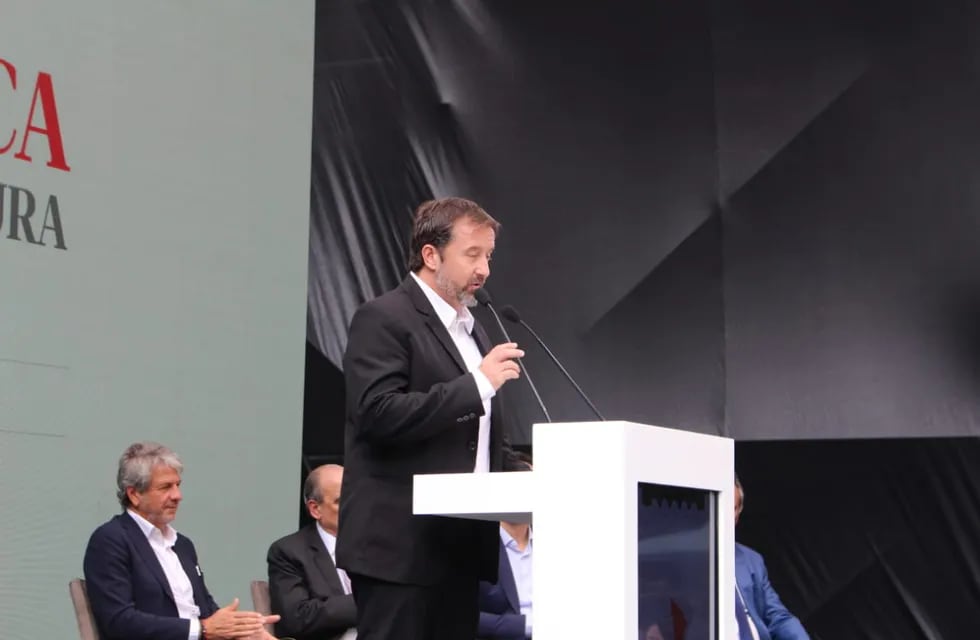 Mario González, presidente de Coviar durante el discurso del eventos. Foto: Nicolás Guevara / Los Andes