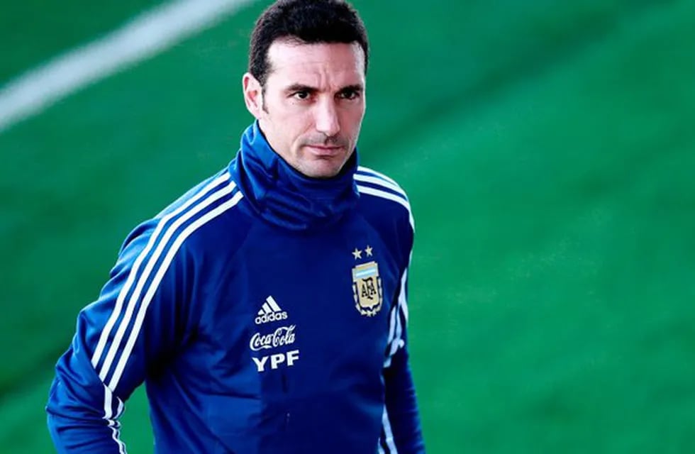 Lionel Scaloni, DT de la Selección Argentina, tiene cuatro dudas, para jugar el próximo juevez en el elenco titular. / Gentileza.