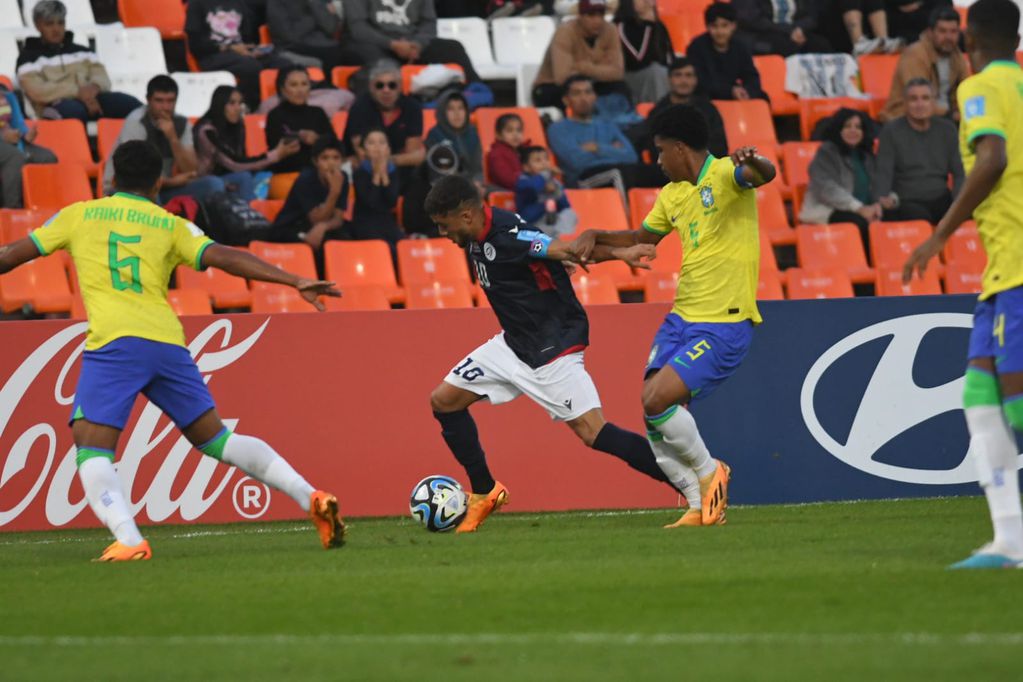 En el cierre de la quinta jornada, Brasil aplastó 6-0 a República Dominicana