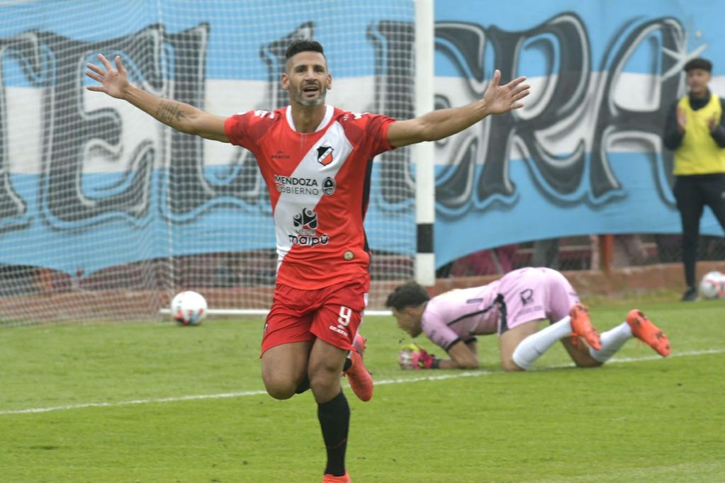 El Deportivo empató con San Telmo 1 a 1 y el gol de Cruzado fue convertido por Damián de Hoyos / Orlando Pelichotti.