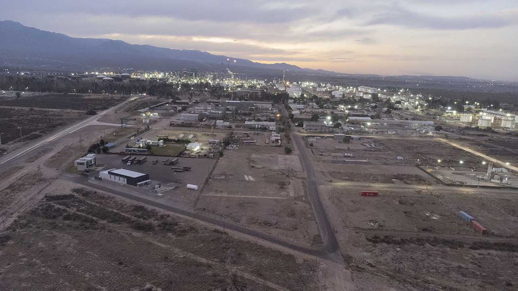 Parque Industrial Municipal de Luján. Al sur de la ruta 7 está prevista la construcción del nuevo aeródromo.

Foto: José Gutierrez / Los Andes