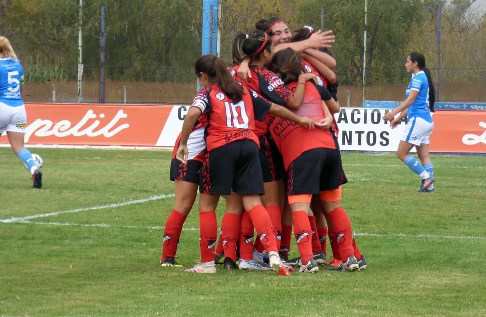 Deportivo Maipú ganó por 3-0 en Ituzaingó.