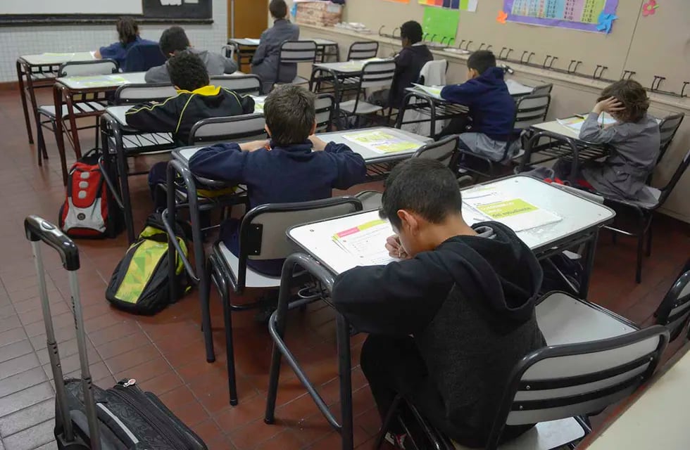 La hora adicional está destinada a reforzar el aprendizaje en Lengua y Matemática. Foto: Imagen ilustrativa / Los Andes
