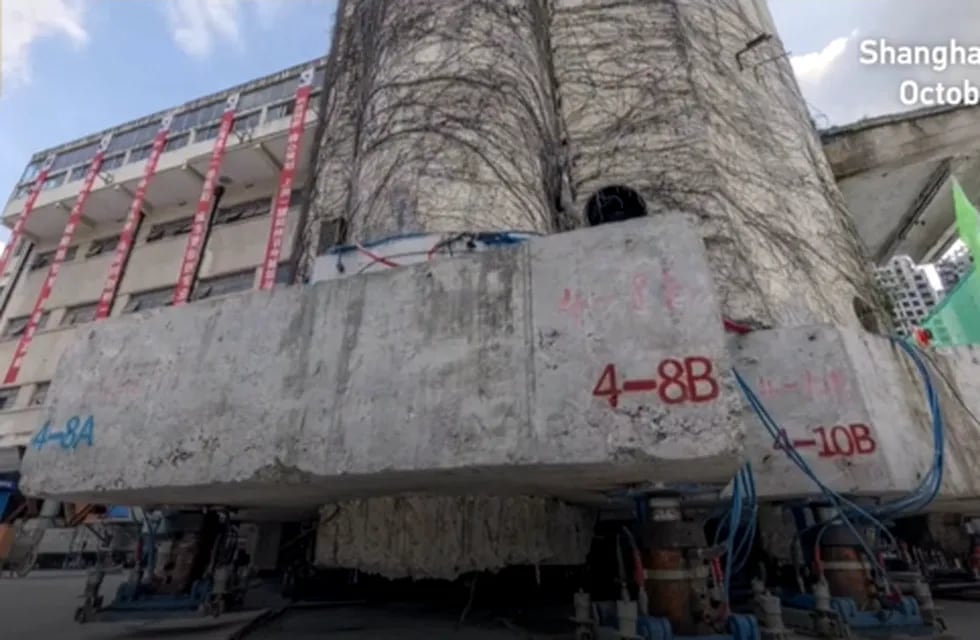 El país oriental empleó 198 patas robóticas para trasladar un edificio histórico de 7.600 toneladas