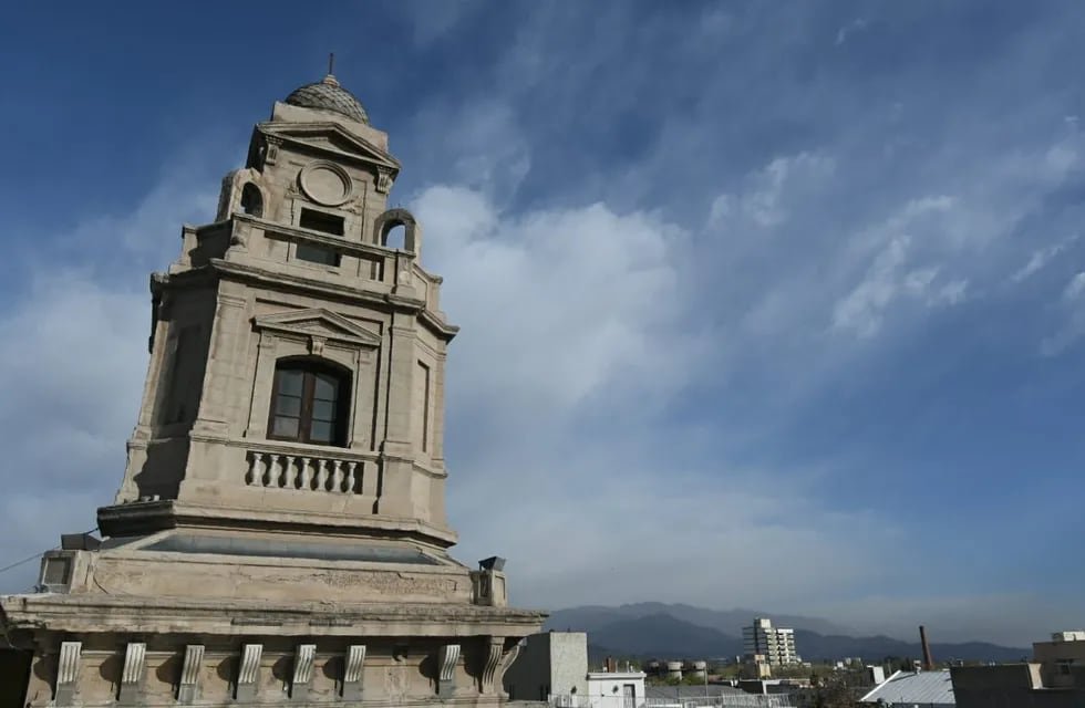 Después del Zonda, ¿Cómo estará la temperatura este martes en Mendoza? Foto: Orlando Pelichotti / Los Andes