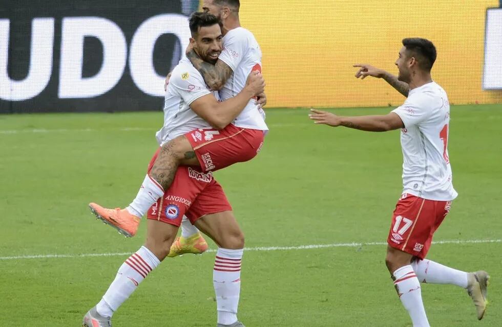 Ávalos le dio la victoria a Argentinos sobre Colón por la Copa Argentina. / Gentileza.