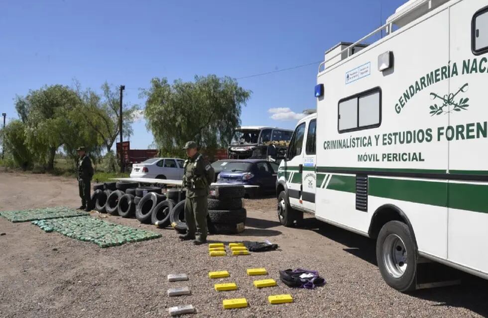 Secuestraron en Lavalle 15 kilos de cocaína ocultos en un tour de compras. | Foto: Gendarmería Nacional