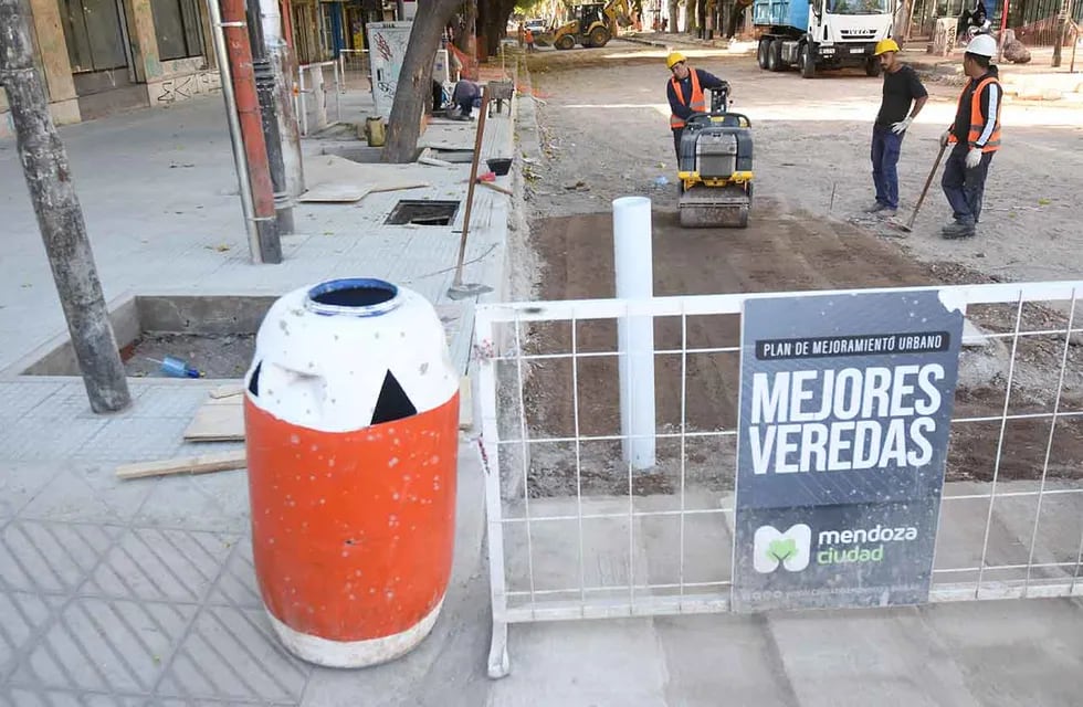 En las próximas horas se habilitará al tránsito el tramo de San Juan, de Vicente Zapata a Don Bosco. Las obras demoraron por la renovación de la red de agua y cloacas. | Foto: José Gutiérrez / Los Andes
