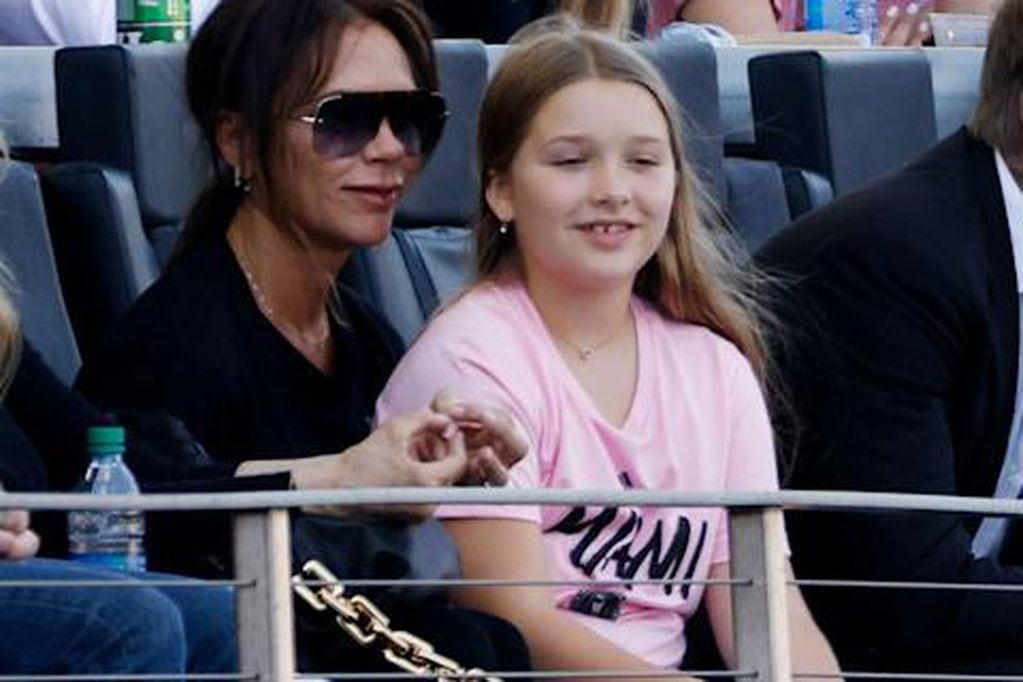 Vicktoria Beckham habló de su hija Harper Seven y las críticas hacia su cuerpo