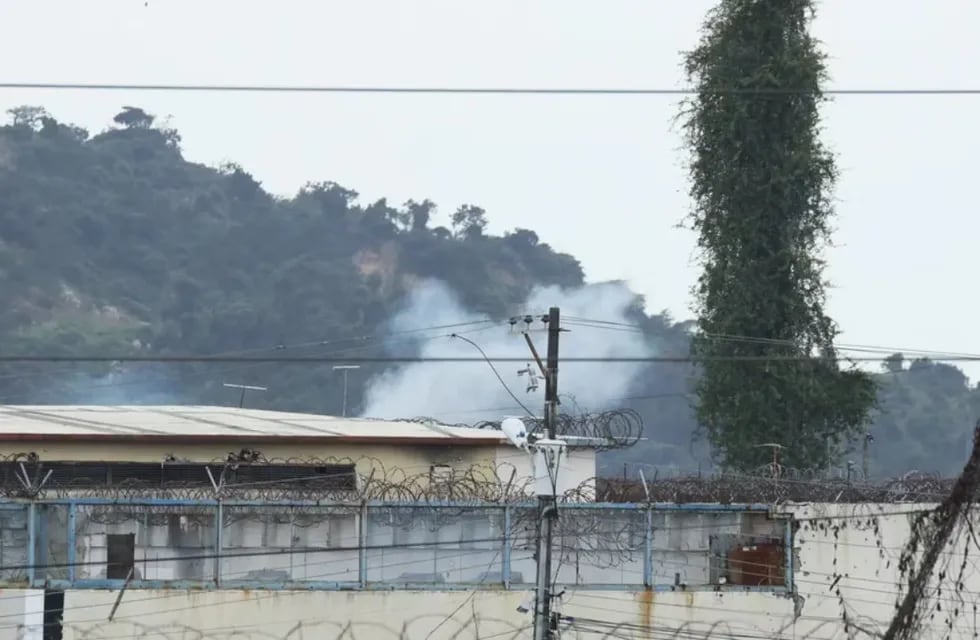 Desde el fin de semana se registraron violentos episodios en la Penitenciaría del Litoral, Ecuador. En Guayas, cárcel de Guayaquil, se registraron seis muertos y once heridos. Foto: EFE / Jonathan Miranda