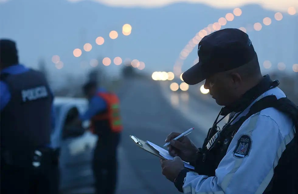 La policía vial reforzará los controles durante Semana Santa. / archivo Los Andes