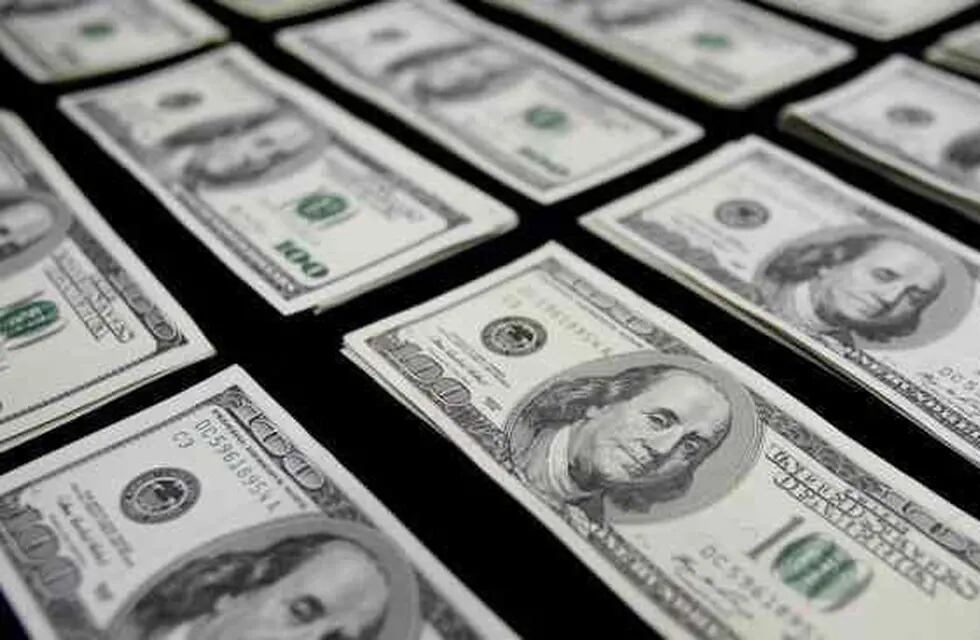 Más de 40 especialistas proyectaron una suba en la divisa para lo que queda del año. ¿Cuánto más puede subir el dólar?