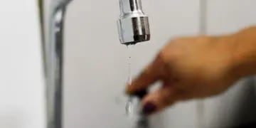 Resienten el servicio de agua potable