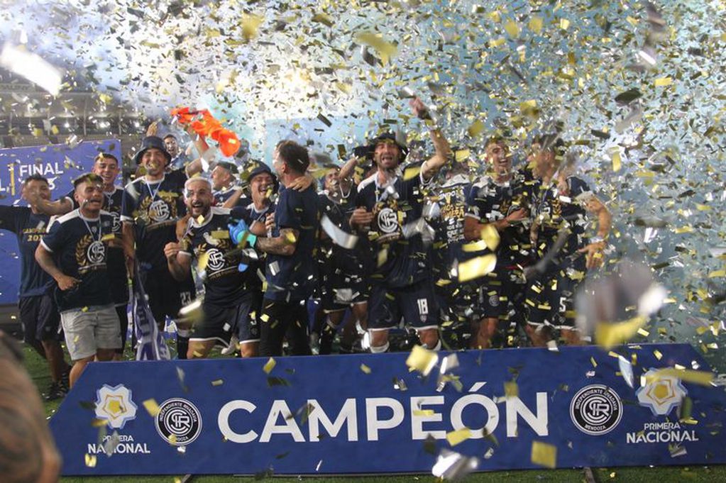 Ascenso histórico. Independiente Rivadavia se consagró campeón de Primera Nacional al superar en la final a Almirante Brown por 2 a 0 y, jugará en la Liga Profesional 2024.