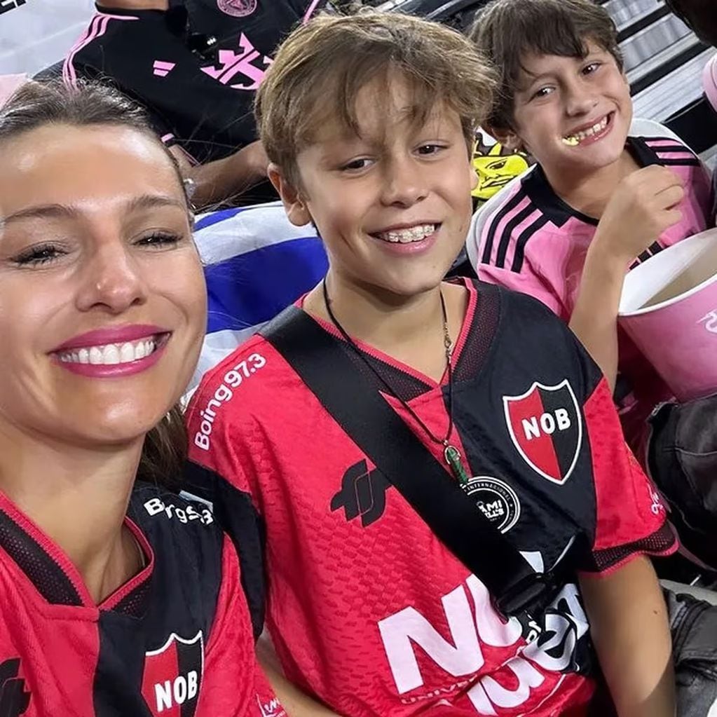 Pampita fue a ver el amistoso del Inter Miami con sus hijos